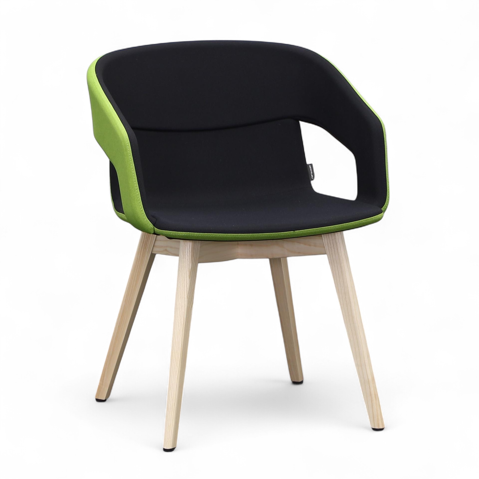 Image of 4-Fuss Stühle Narbutas Twist&Sit Schwarz mit Fixarmlehnen, Sehr gut – Perfekt für Büro und Empfang