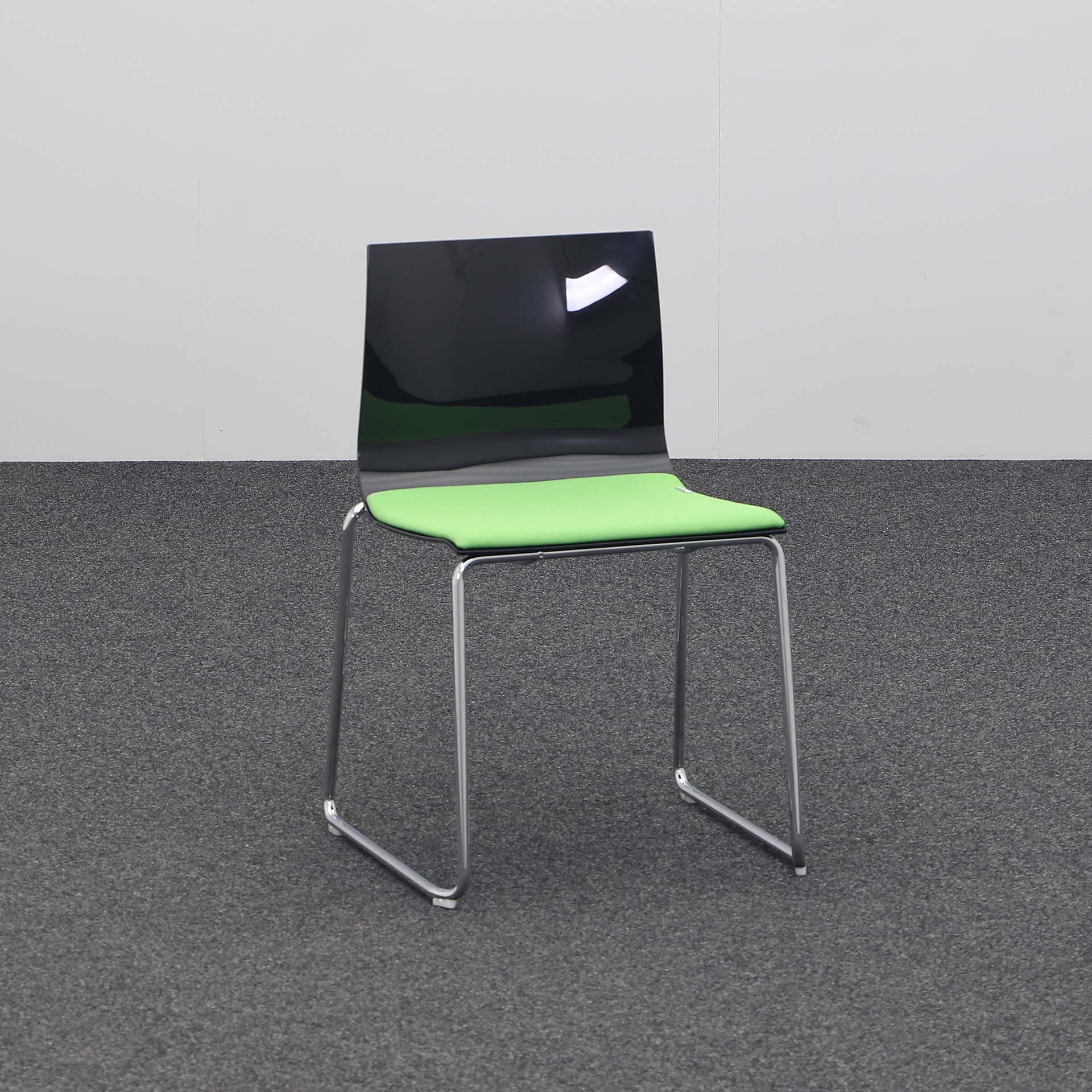 Image of Kufenstühle Moving Chairs Slim Techno Grün mit Fixarmlehnen, Neu - Robust & Stilvoll