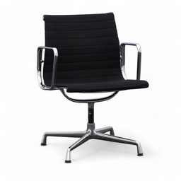 Vitra Aluminium Chair EA 108 (Schwarz, Gut, mit Fixarmlehnen)