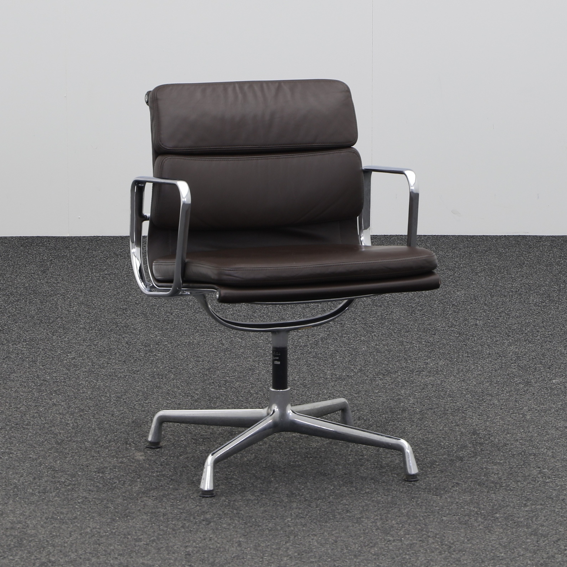 Vitra Soft Pad Chair EA 208 (Normal Gebraucht)