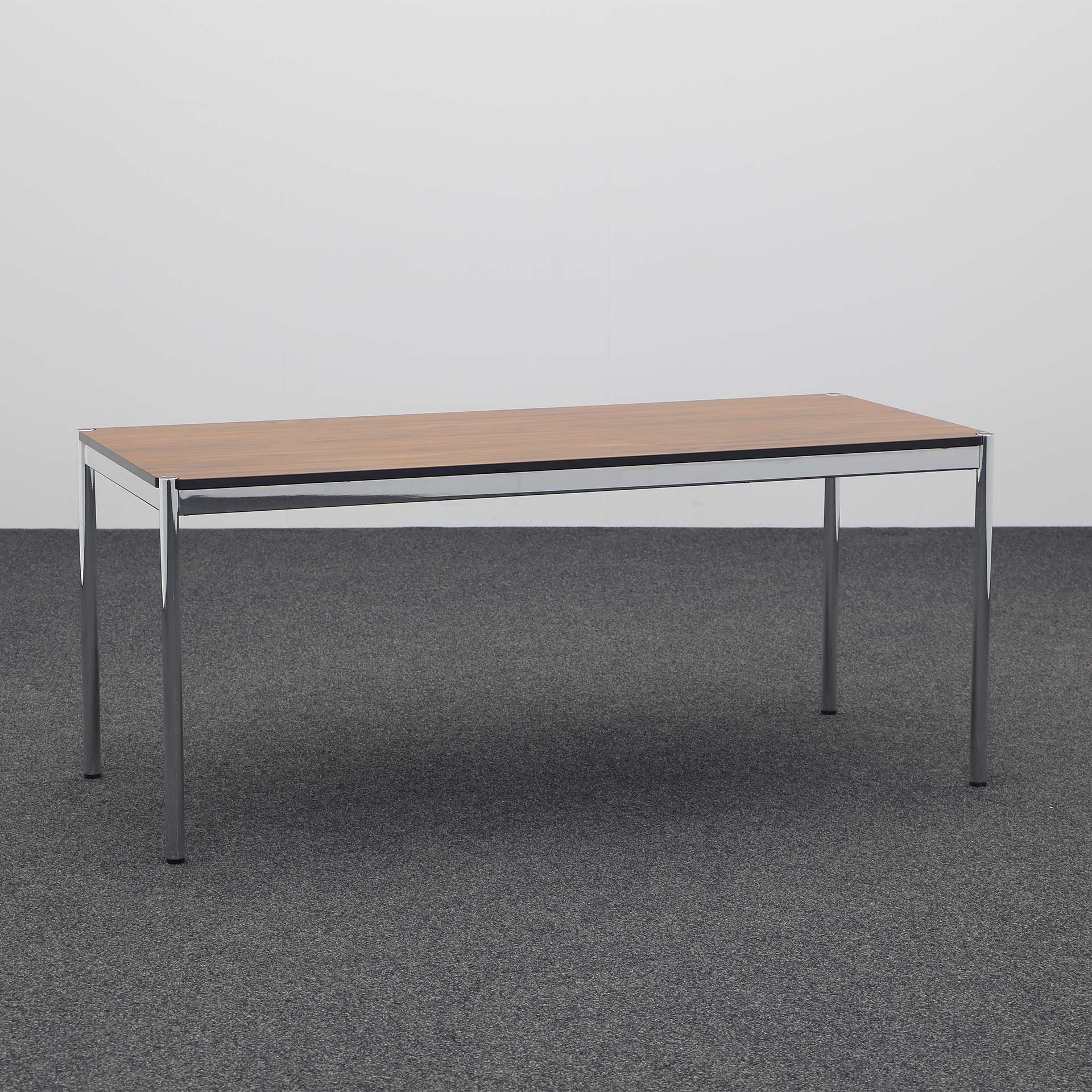 Schreibtisch USM Haller Nussbaum 175x75 cm (Stark Gebraucht)