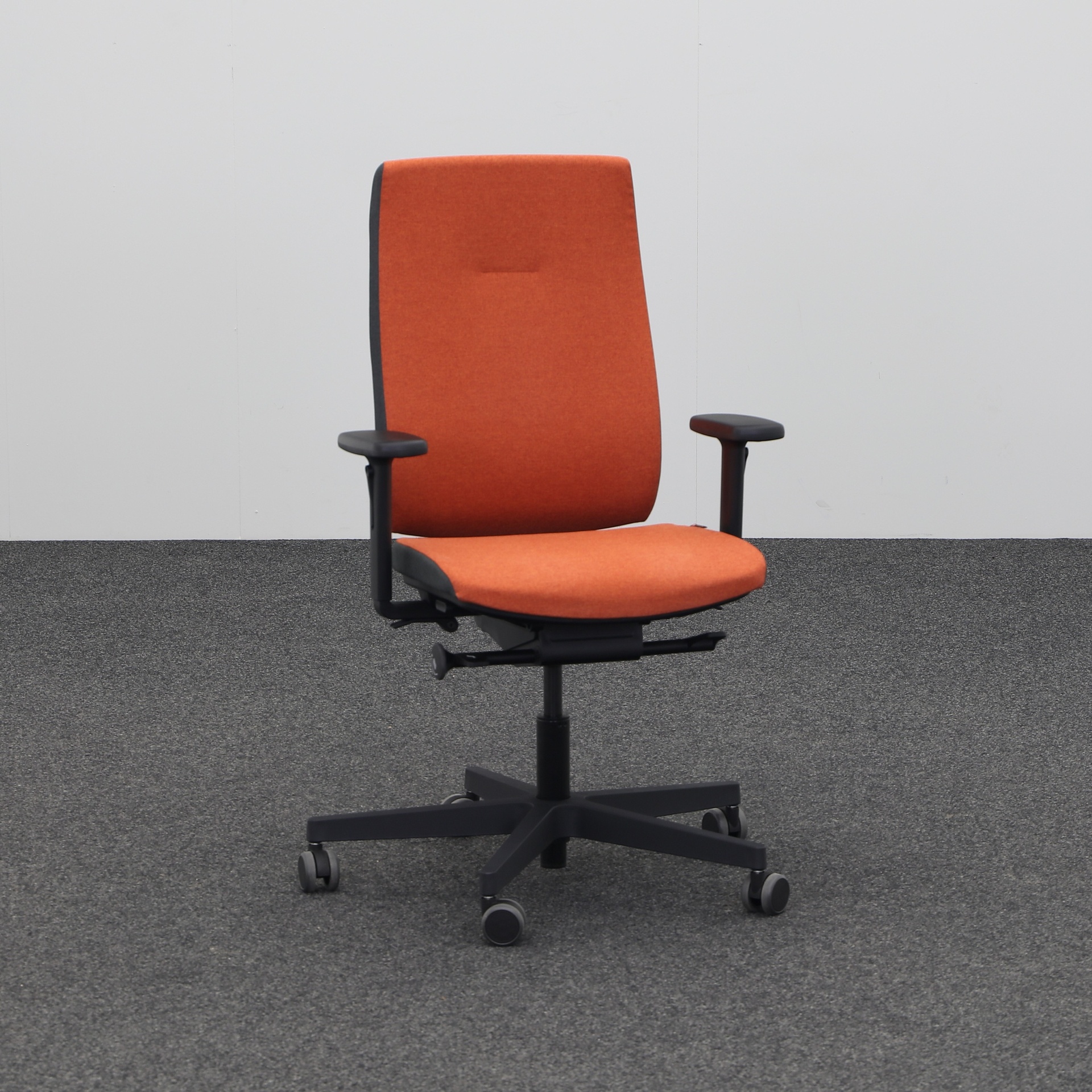 Bürostuhl SitagPoint Tec 2 swissmade (Orange, Sehr gut, Hartbodenrollen, 1D Armlehnen)