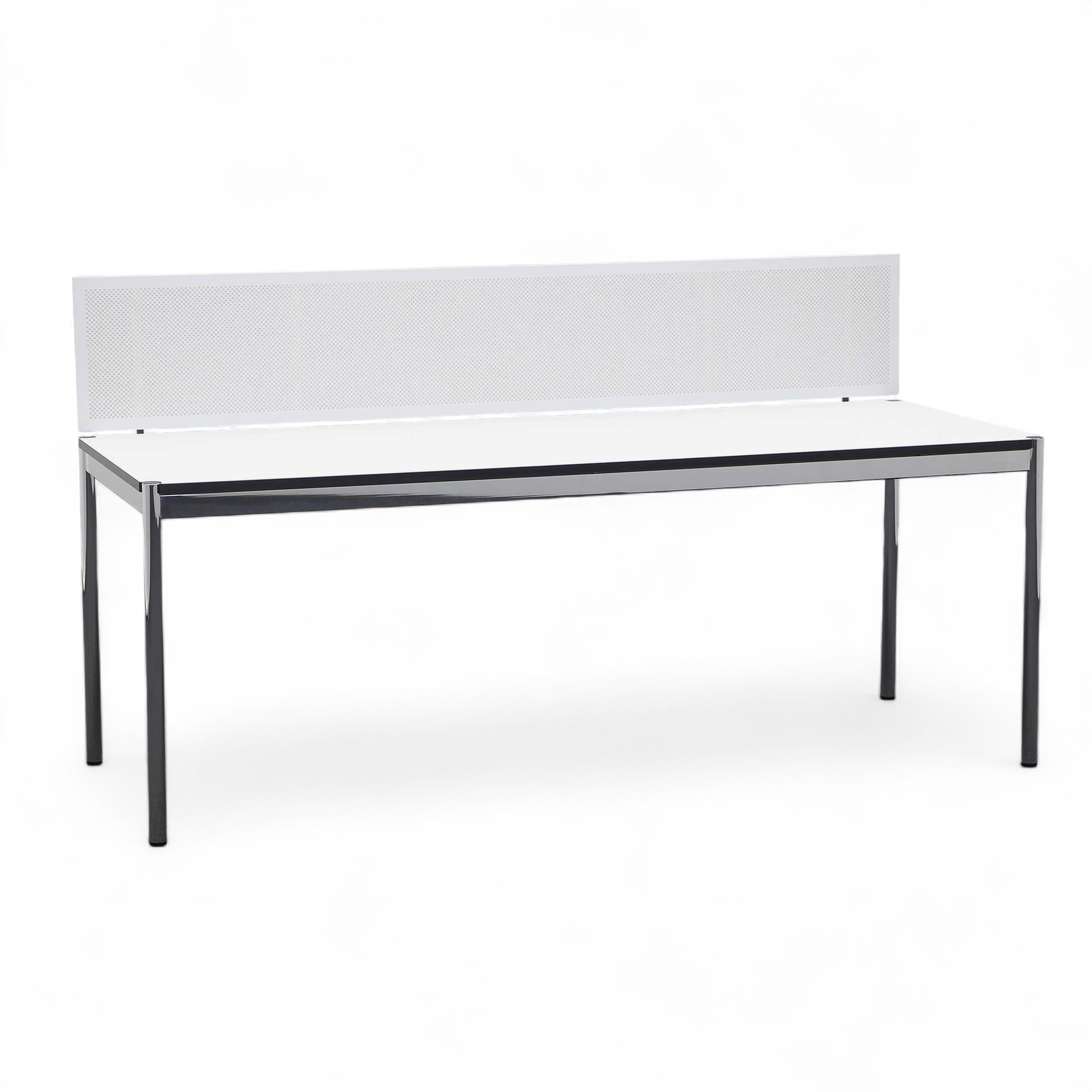 Design desk USM Haller with desk panel (Good)