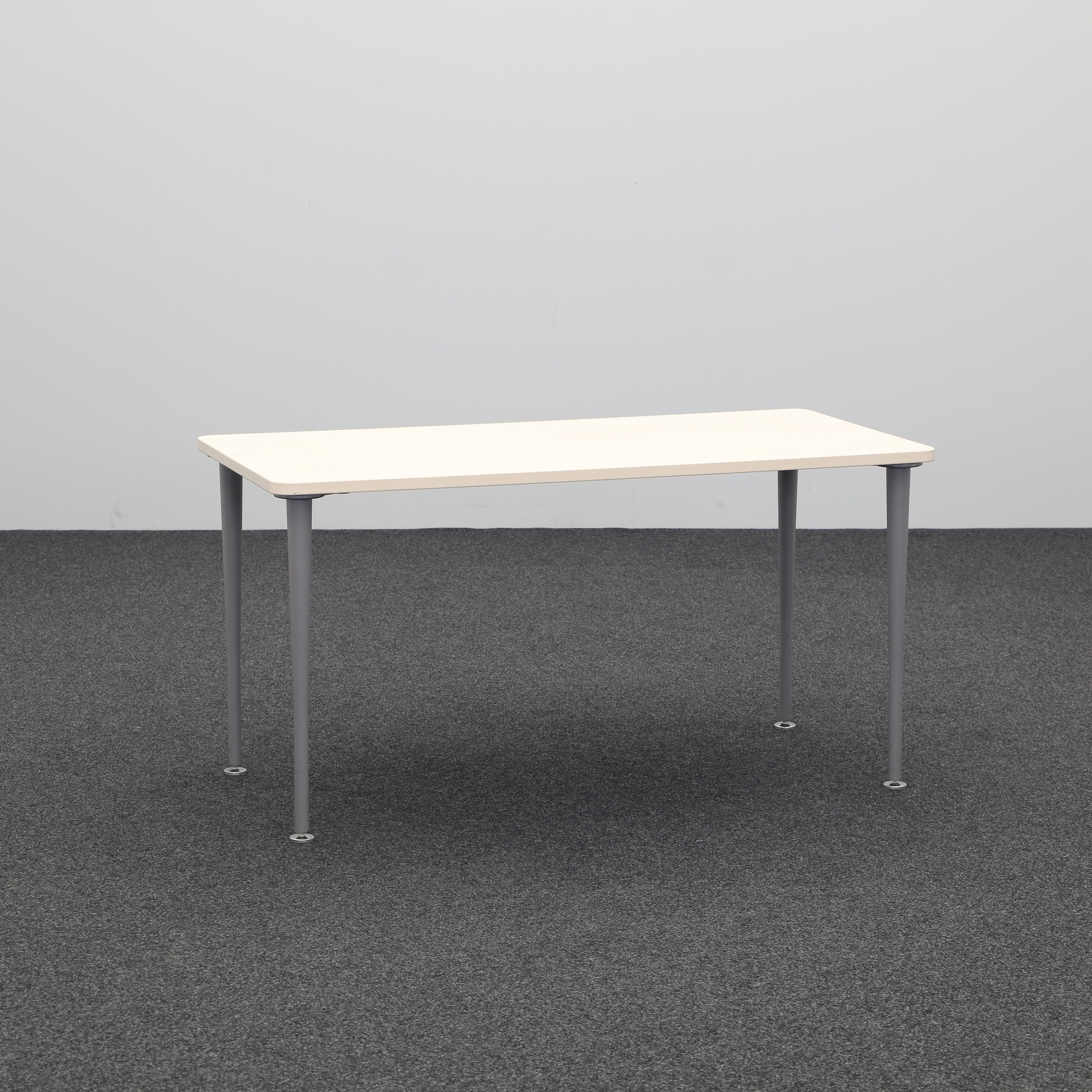 Bürotische Hali