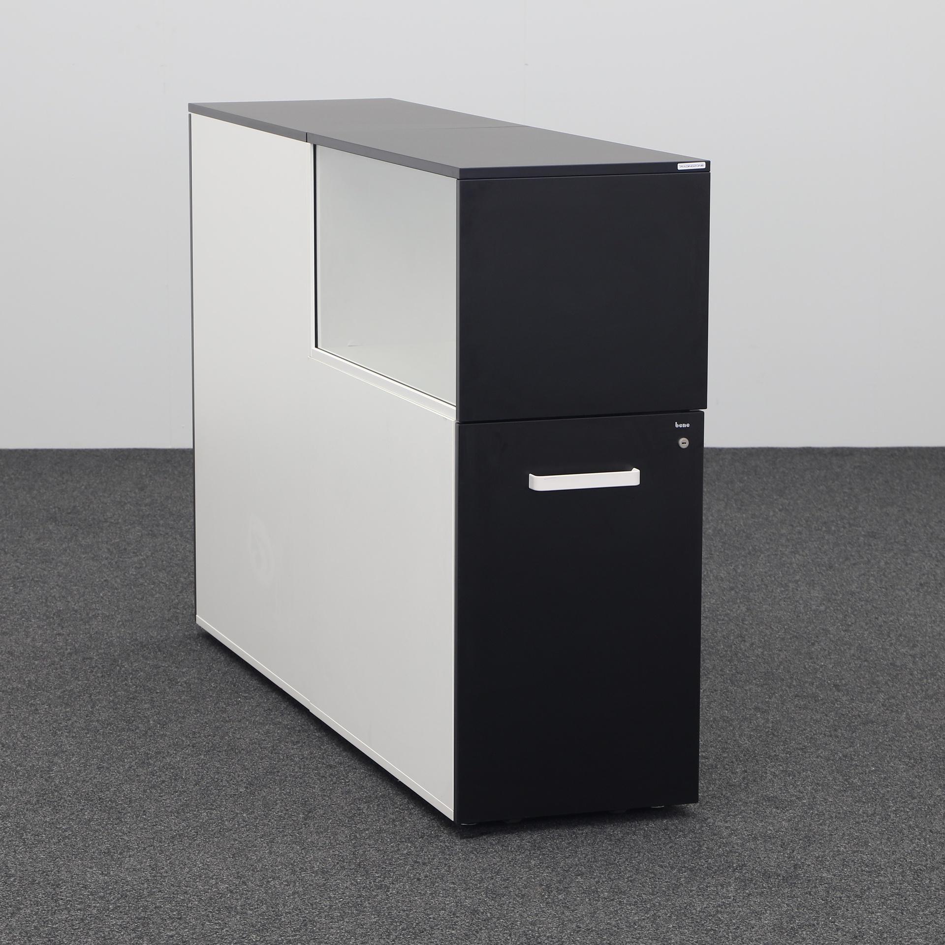 Bene pull-out cupboards (Very good)