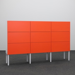 Schrank mit Klappen auf Füssen orange (Normal gebraucht)