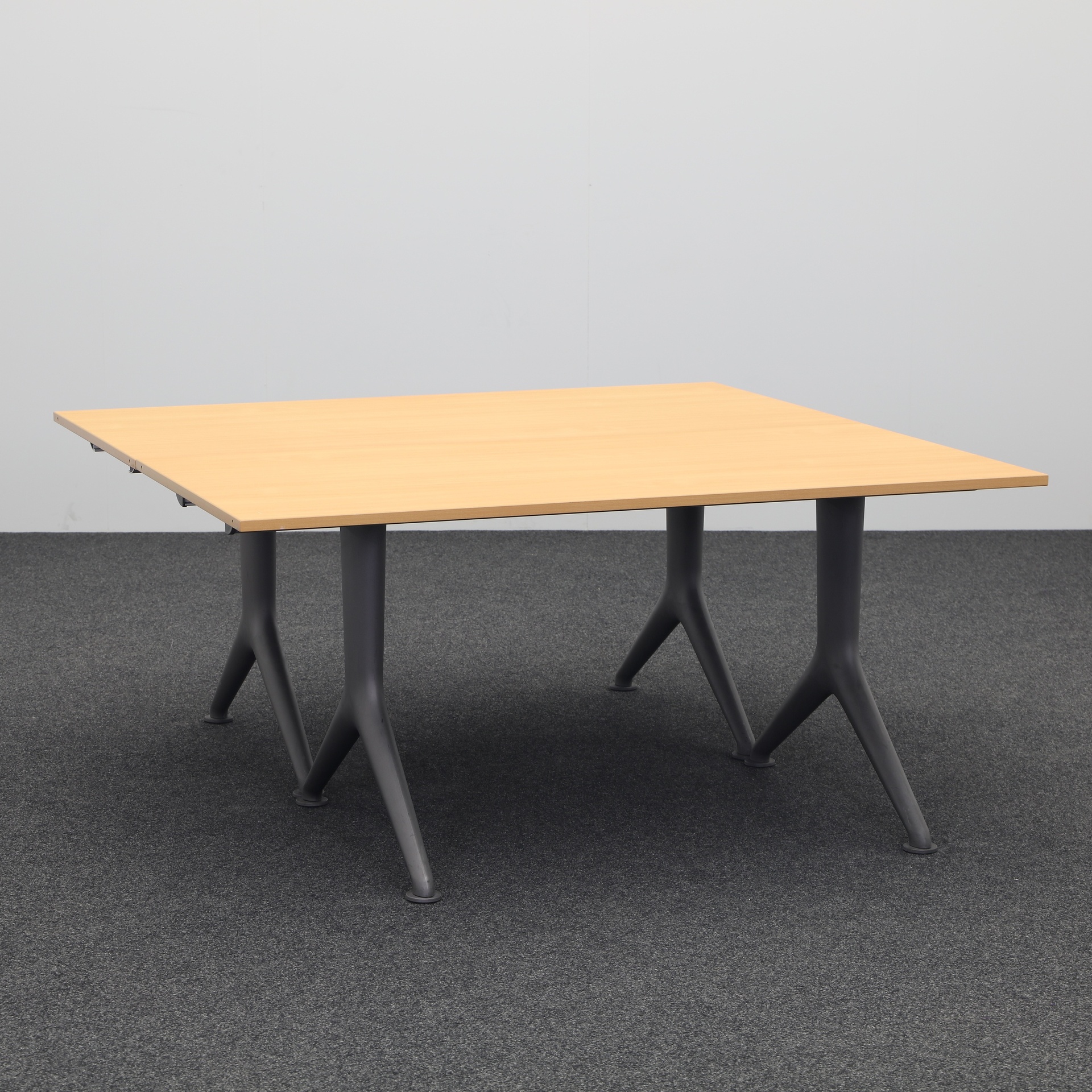Conference tables Sedus (Normal used)