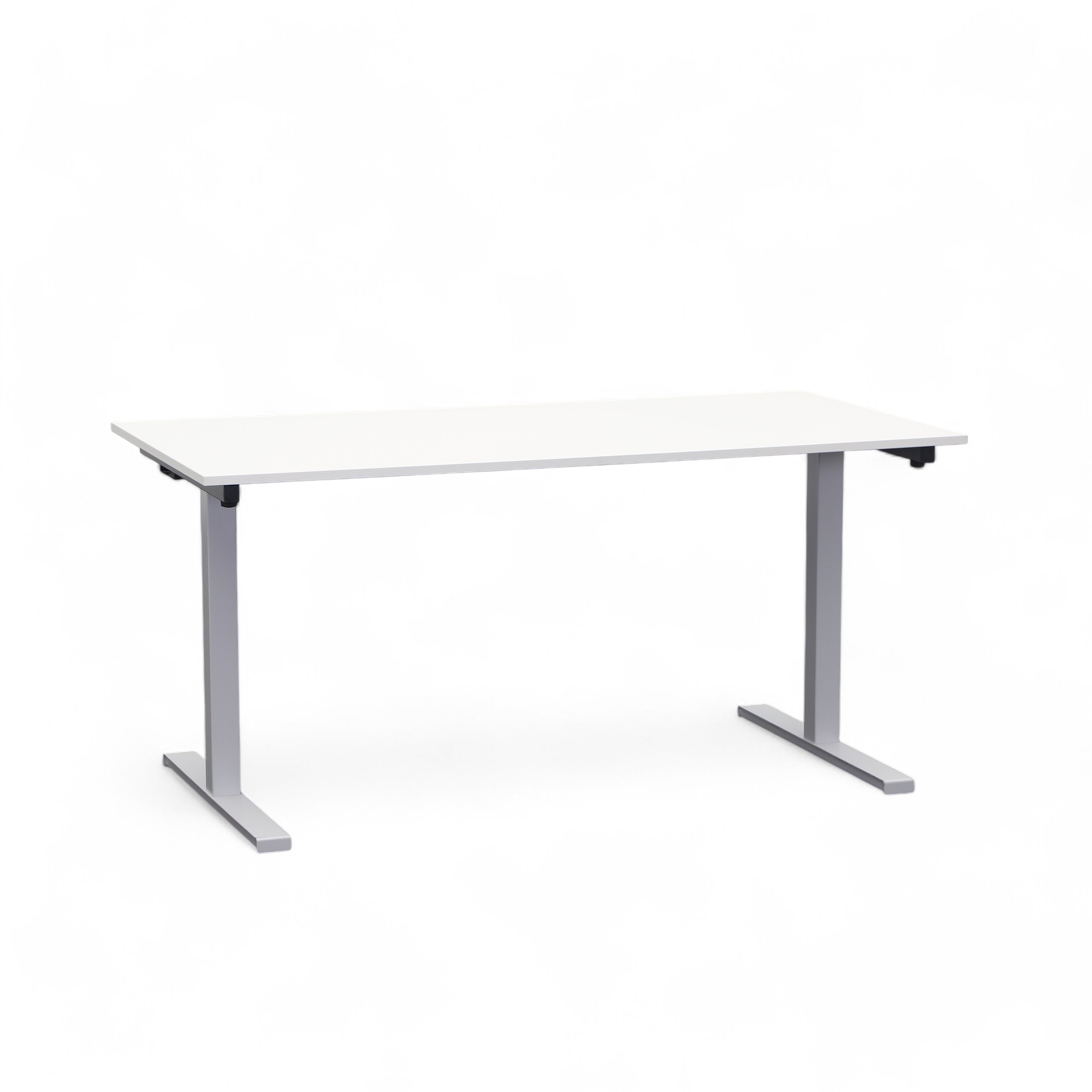 Novex S4 desks with cable tray (Normal used)