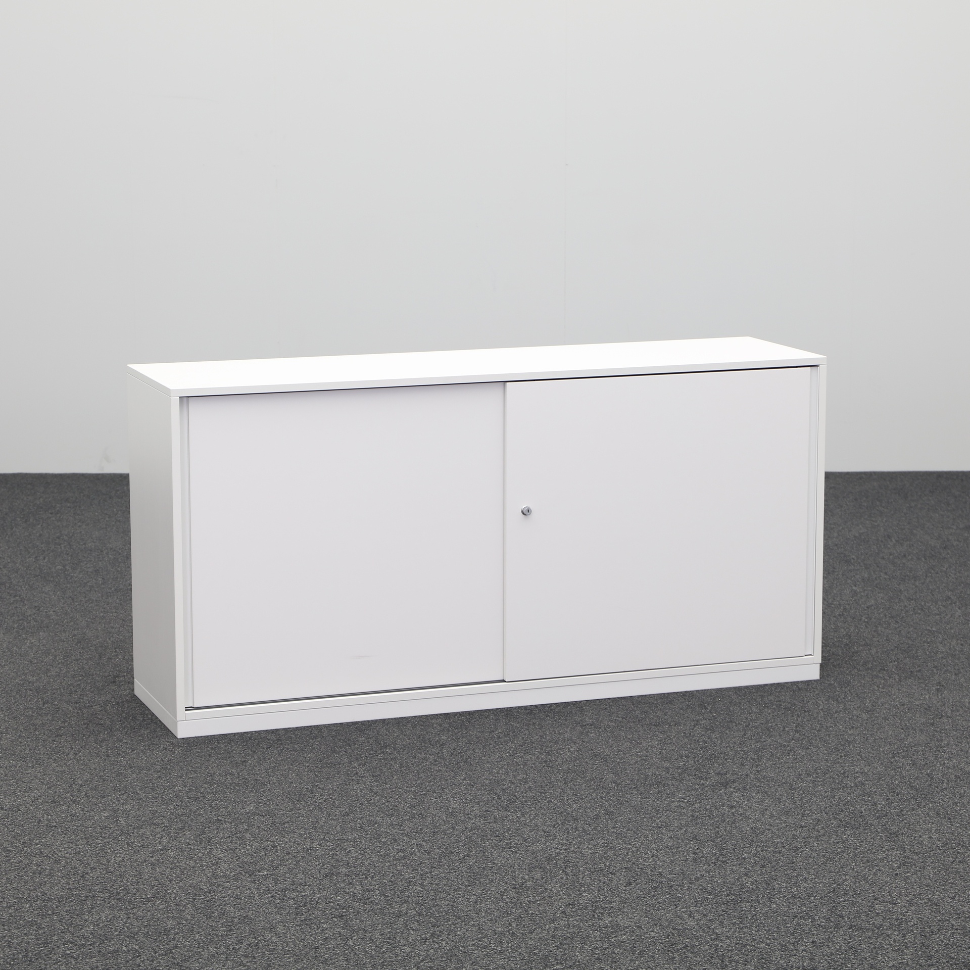Schiebetürschränke Steelcase (Normal gebraucht, Mit Schlüssel)