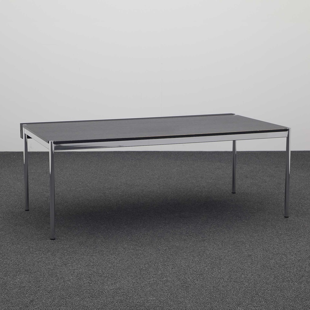 Tisch USM Haller (Starke Nutzung, Schwarz)