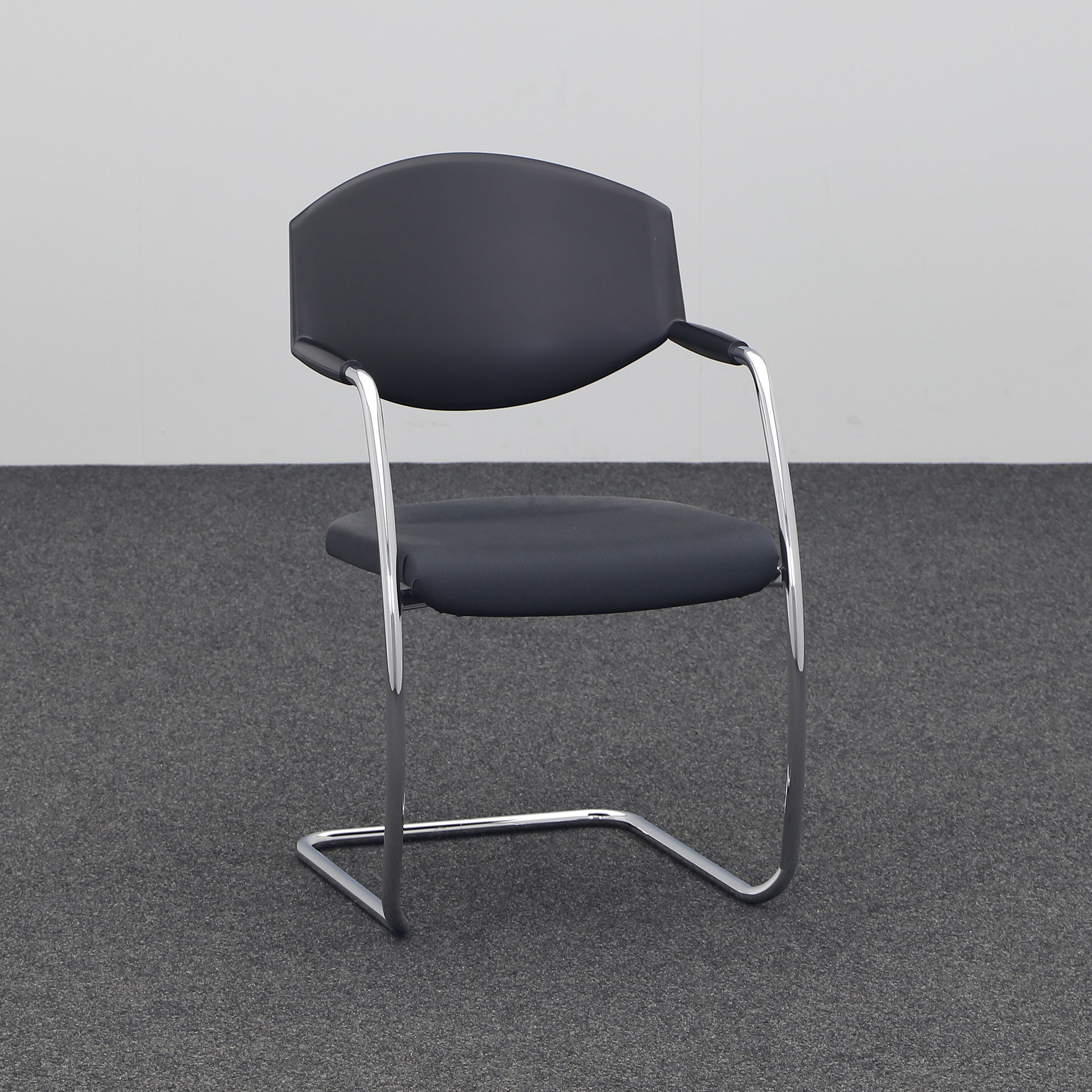 Freischwinger Giroflex 16 (Anthrazit, Normal gebraucht)