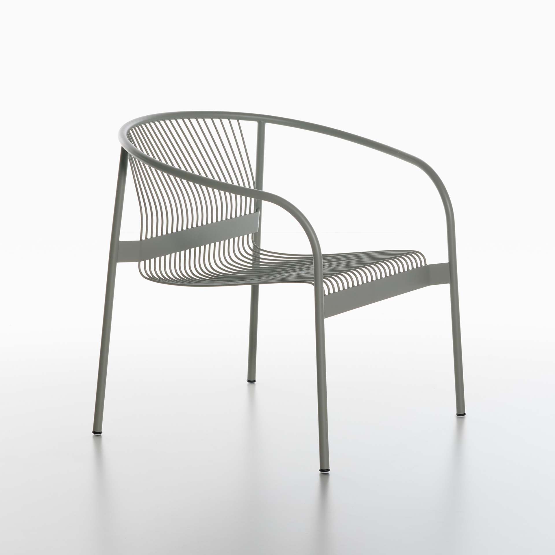 Image of Outdoor Loungstühle Plank Velit Grau mit Fixarmlehnen, Neu – Perfekt für Büro und Empfang