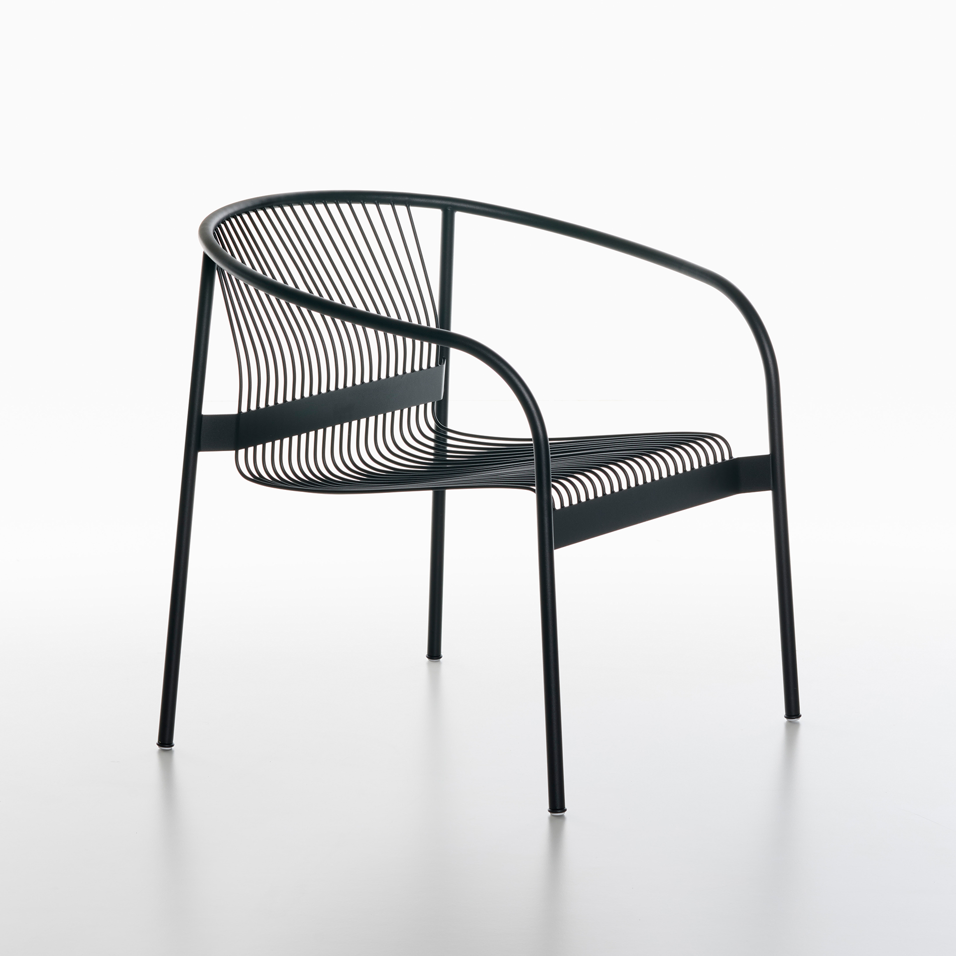Image of Outdoor Loungstühle Plank Velit Schwarz mit Fixarmlehnen, Neu – Perfekt für Büro und Empfang