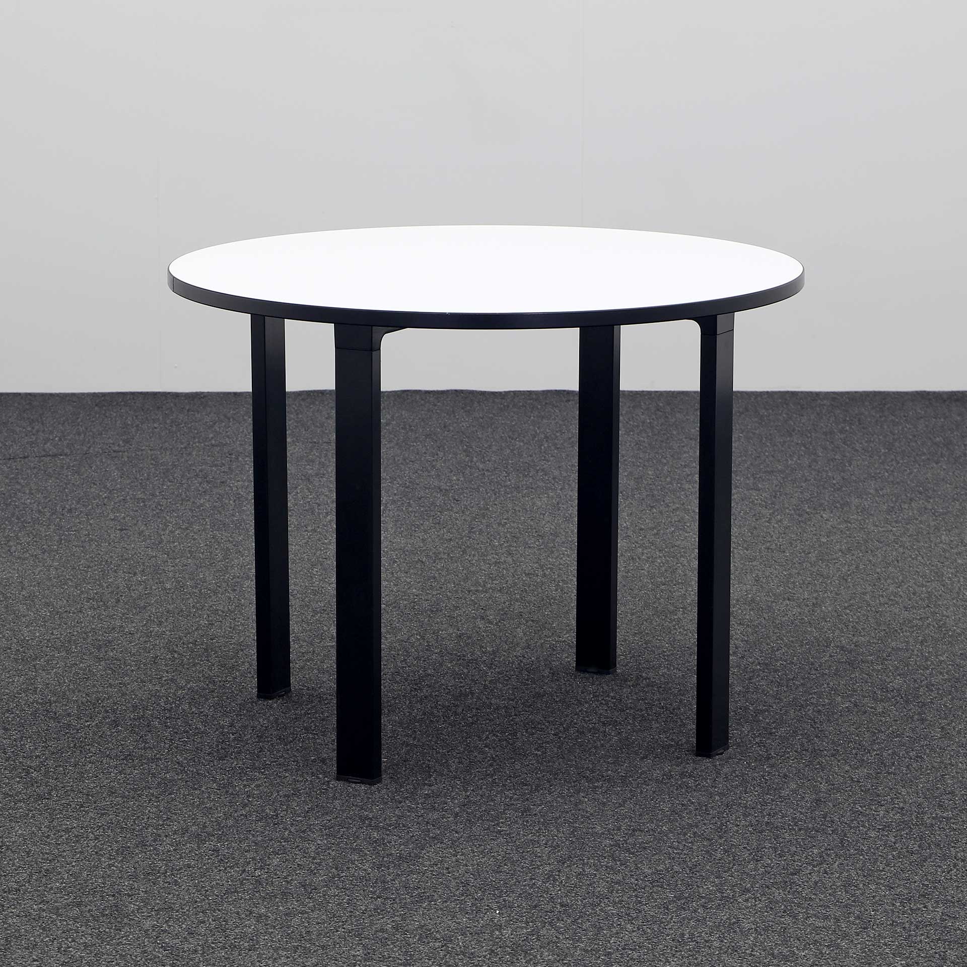 Tables de conférence  (Normalement utilisé)