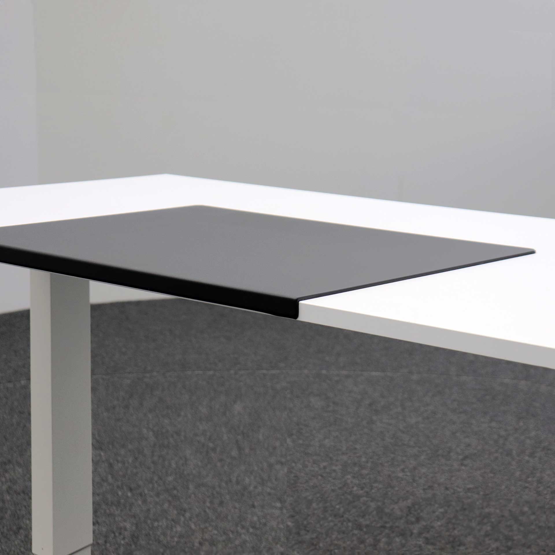 Vitra Joyn Schreibunterlage mit Tischkantenschutz (Gut)