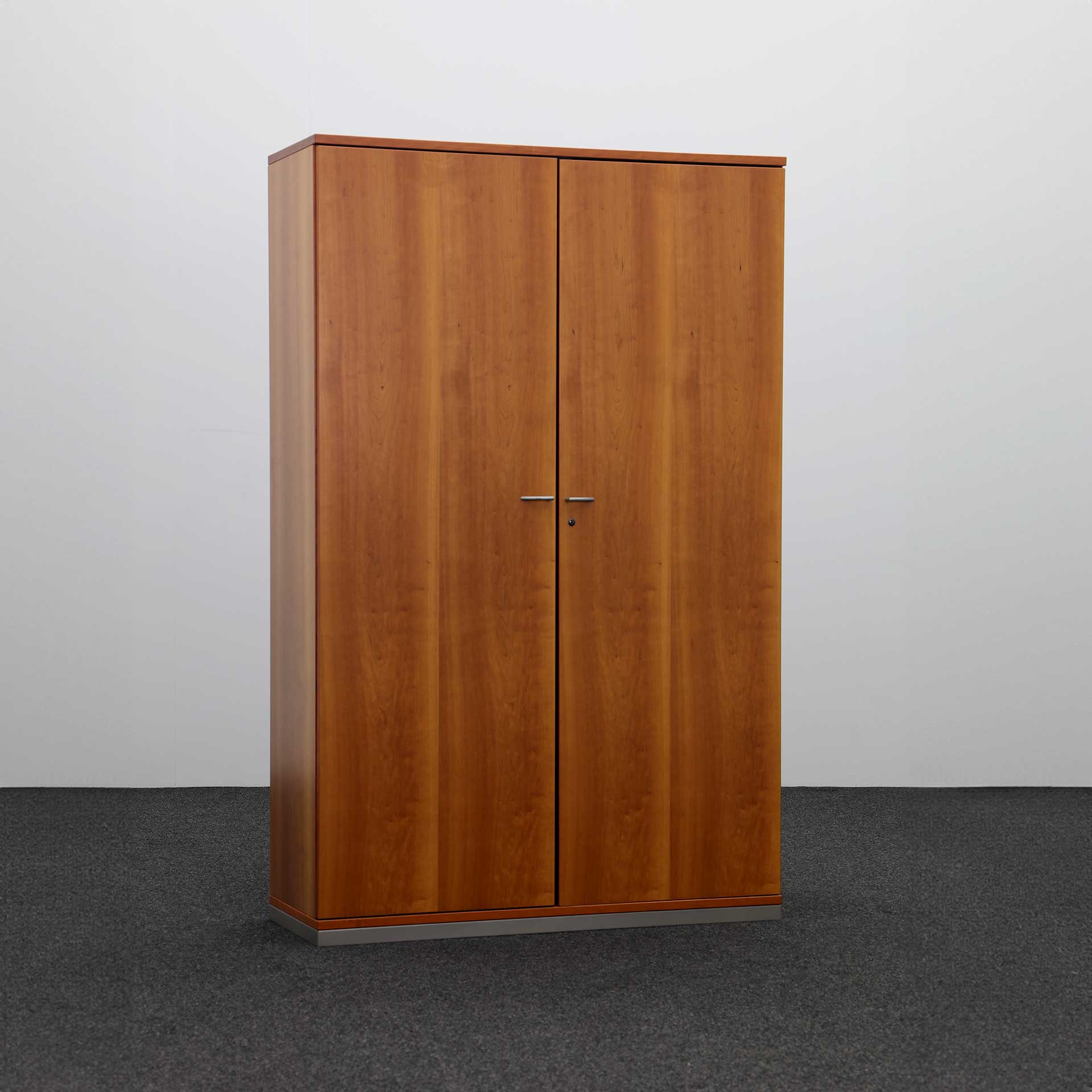 Flügeltürschränke Steelcase (Normal Gebraucht, Mit Schlüssel)