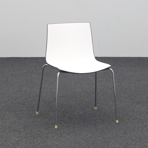 Bistro Stapelstühle Arper Catifa 46 (Normal gebraucht, Braun)