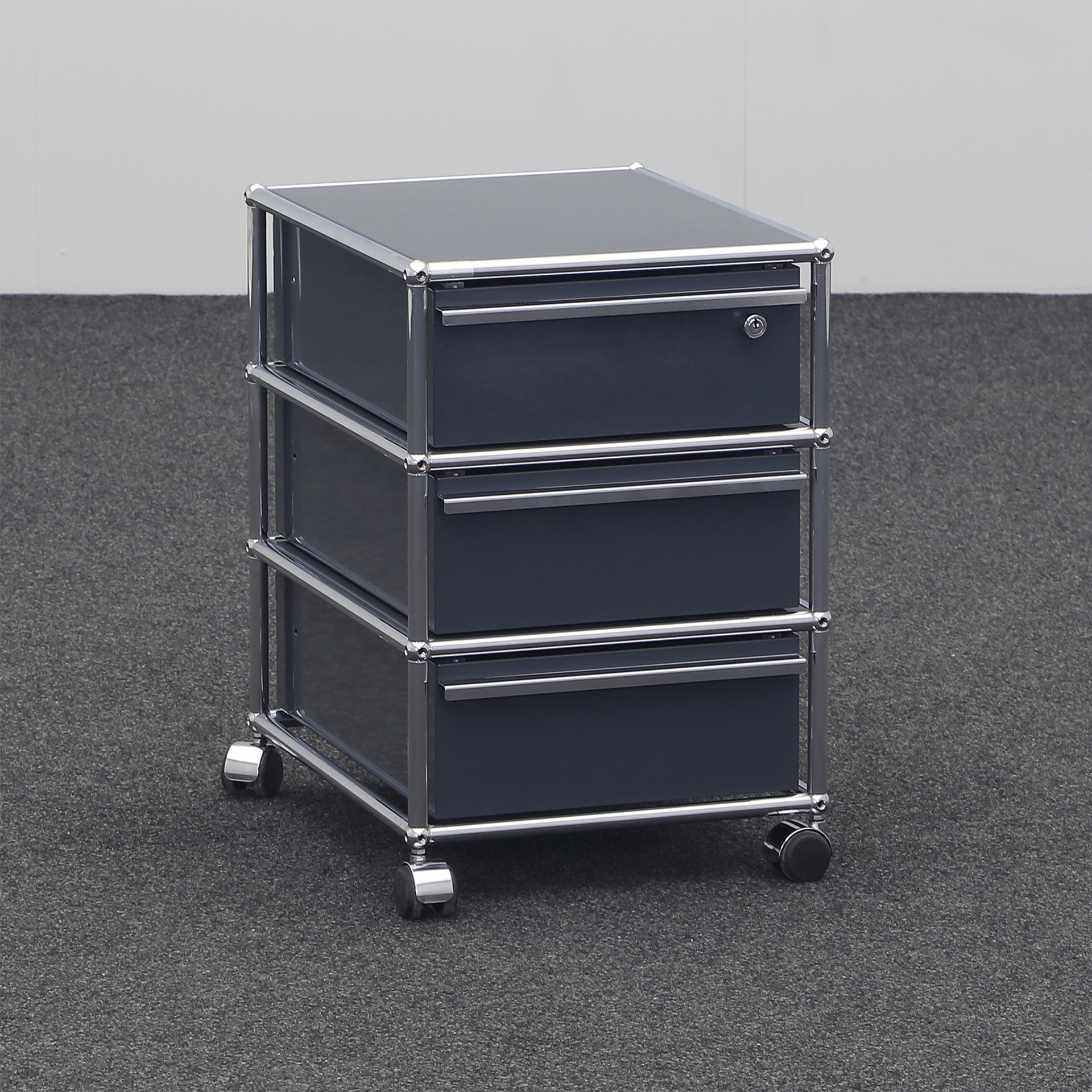 Rollcontainer USM Haller (Anthrazit, Normal gebraucht, Mit Schlüssel)