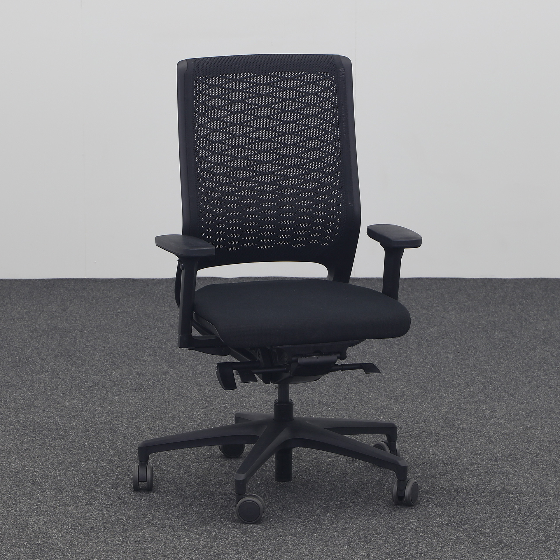 Bürostuhl Klöber Mera Stoff Netzrücken Schwarz mit Armlehnen (Normal Gebraucht)