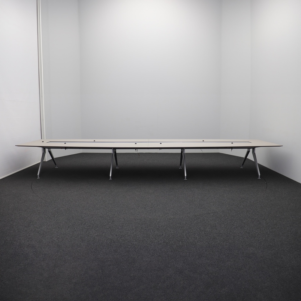 Konferenztisch Steelcase (Normal gebraucht, 560x160)