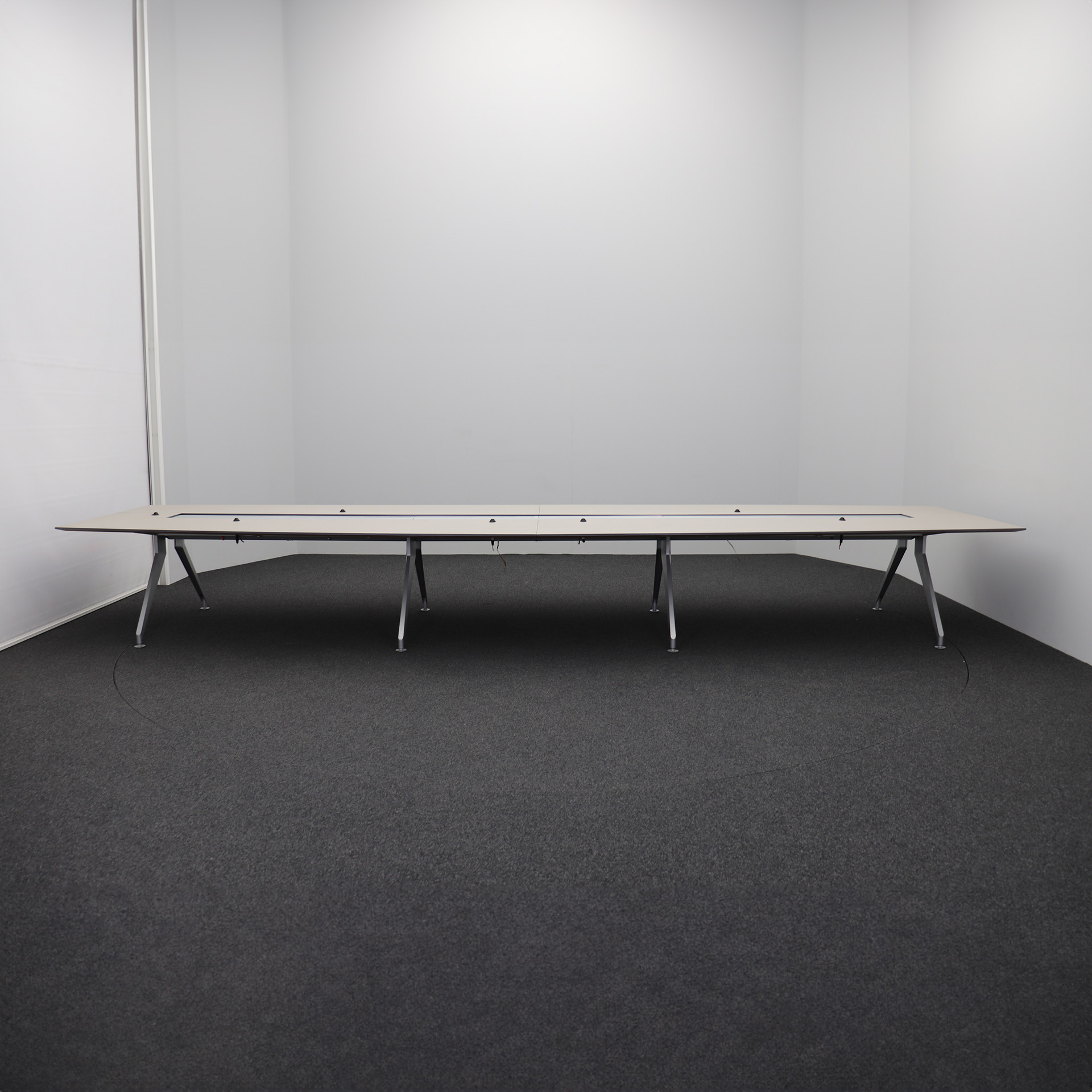 Konferenztisch Steelcase (Beige, Normal Gebraucht, 560x160, Silbergrau)