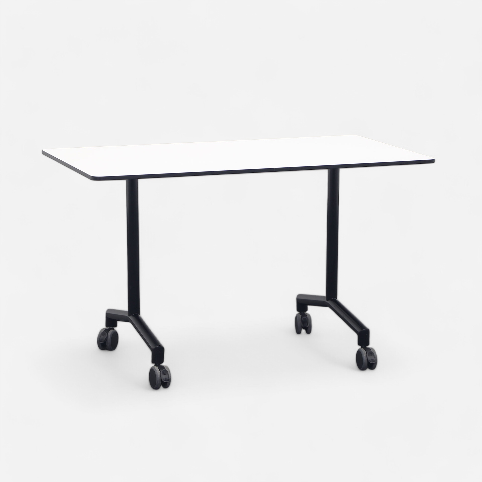 Seminar table on castors (Normal used)