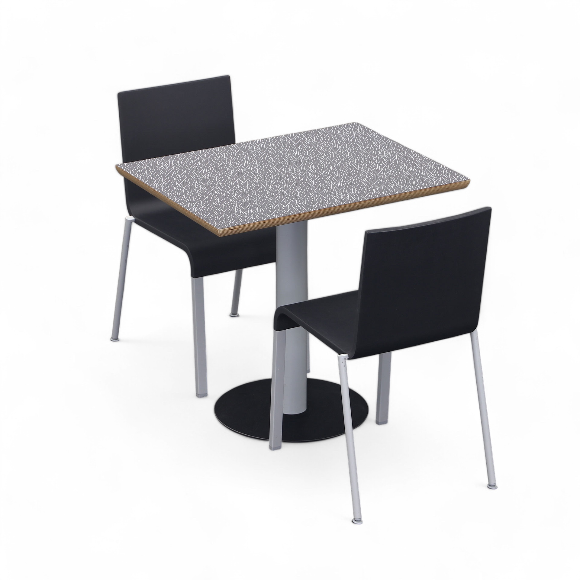 Quadratischer Bistrotisch mit Vitra .03 Stühlen (Normal gebraucht)