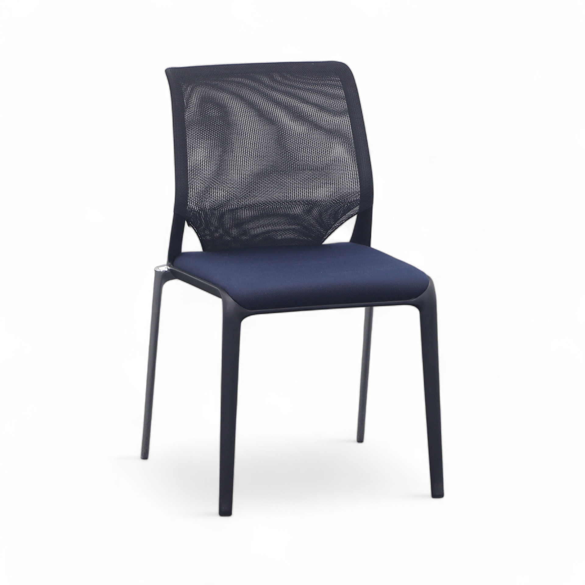 Konferenzstuhl Stuhl Vitra Meda Slim Dunkelblau ohne Armlehnen, Normal gebraucht – Perfekt für Büro und Empfang