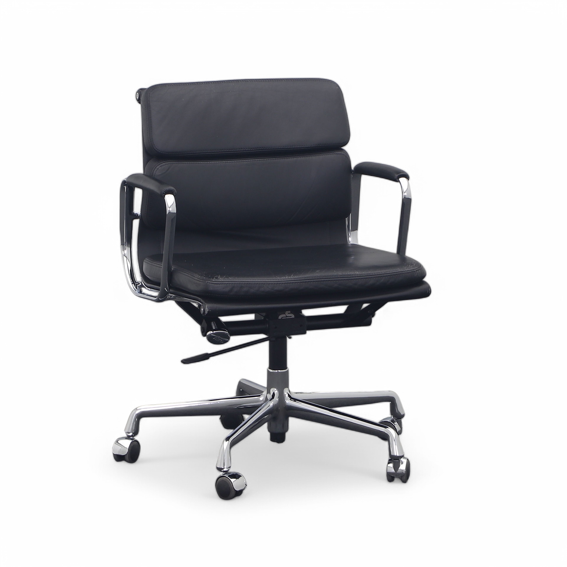 Vitra Soft Pad Chair EA 217 (Heavily used)