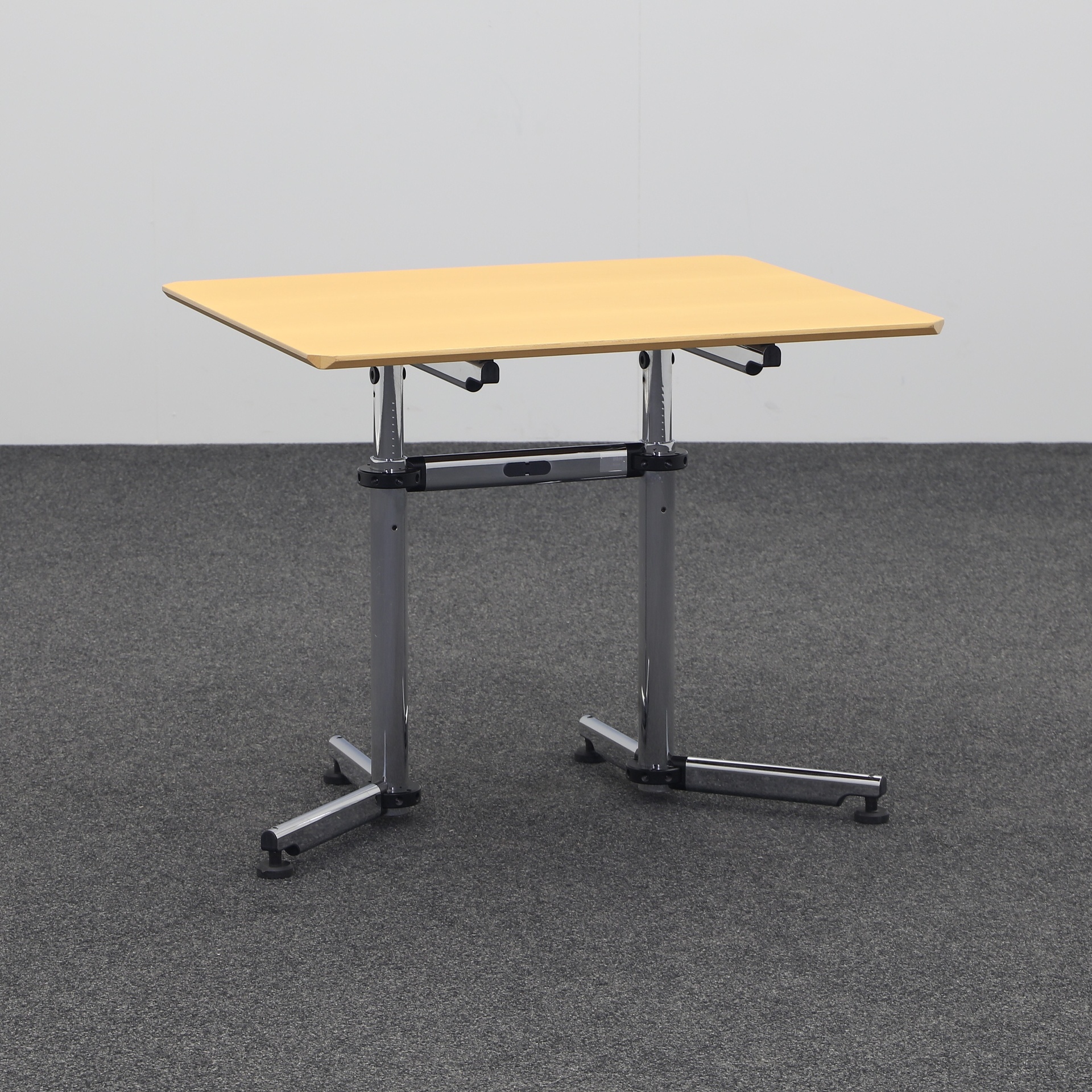 Beistelltische USM Kitos (Buche, Normal Gebraucht, 90x75, Verchromt)